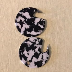 MACHETE Clare Earrings - Noir Tortoise